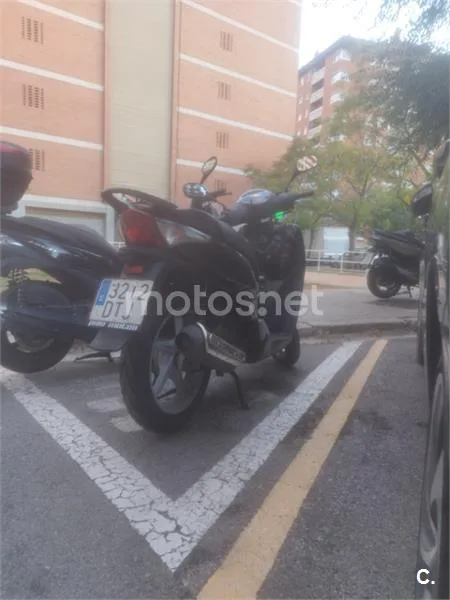 Honda NES 125 – Vista 2