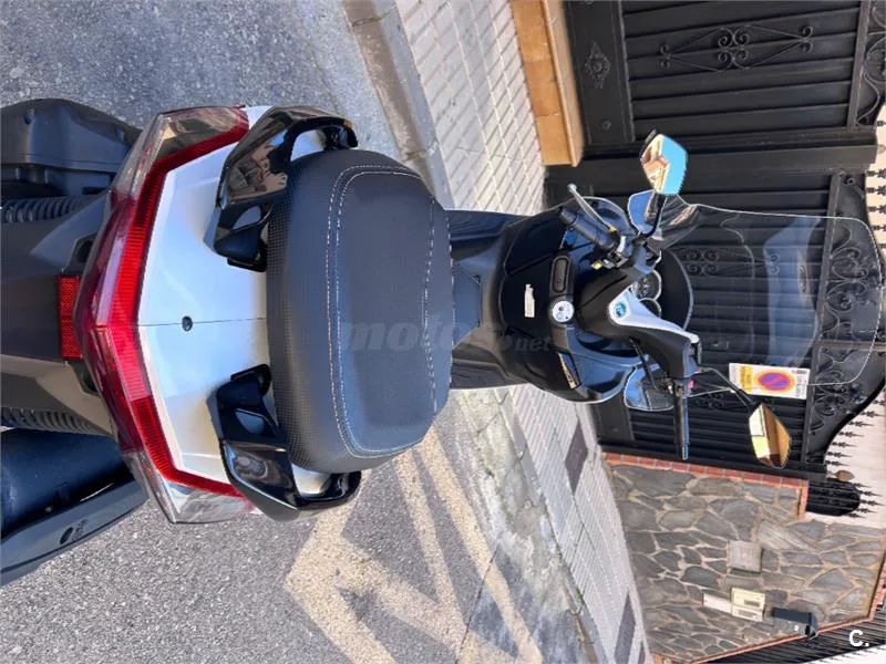 SYM Joymax 300 – Vista 3