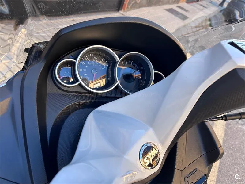 SYM Joymax 300 – Vista 4