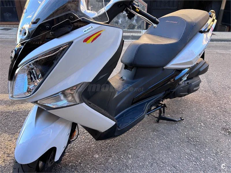 SYM Joymax 300 – Vista 5