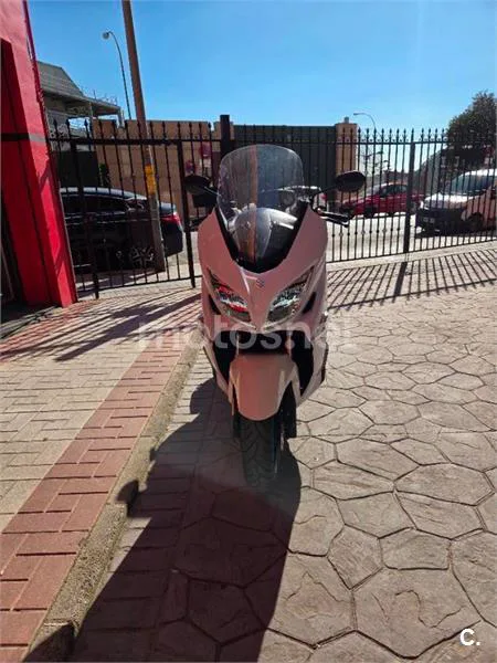 Suzuki Burgman 400 – Vista 3