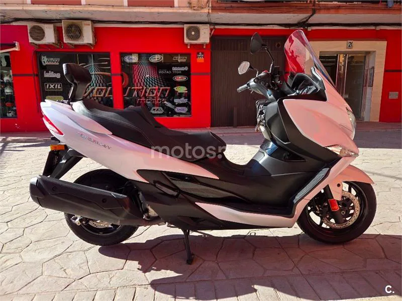 Suzuki Burgman 400 – Vista 5