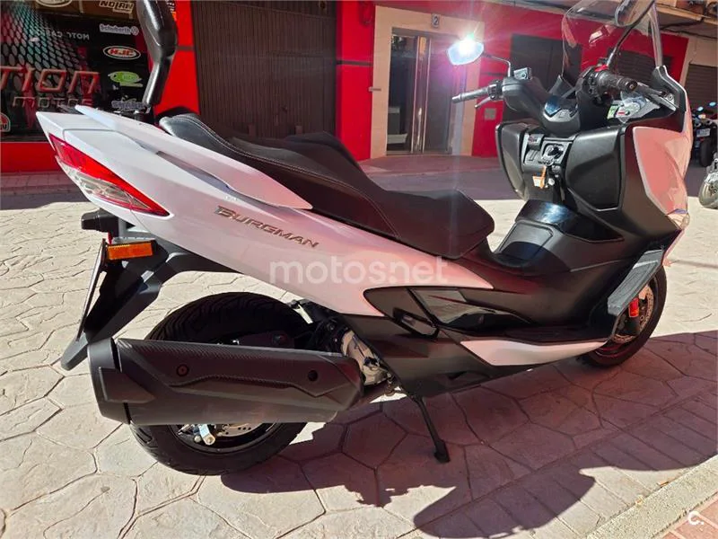 Suzuki Burgman 400 – Vista 6