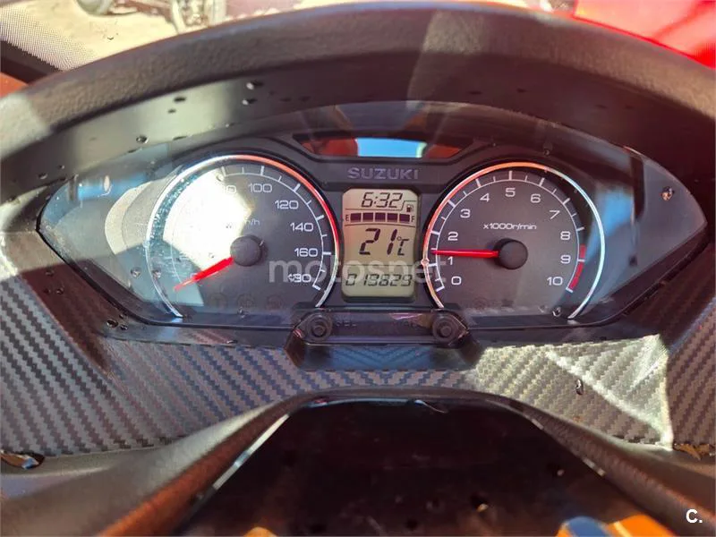 Suzuki Burgman 400 – Vista 9