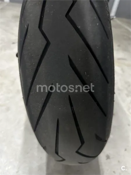 Ducati Hypermotard – Vista 4