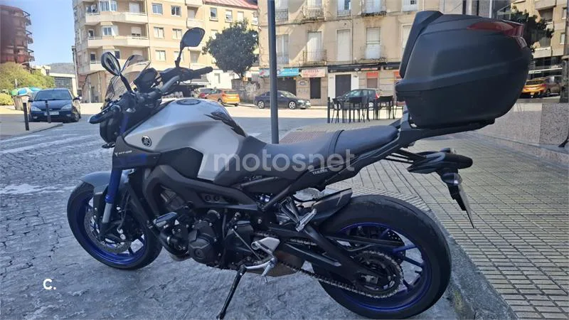 Yamaha MT-09 – Vista 3