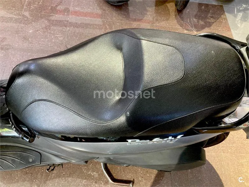 Piaggio Beverly 300 – Vista 14