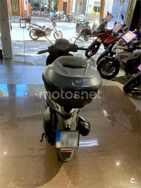 Piaggio Beverly 300 – Vista 7