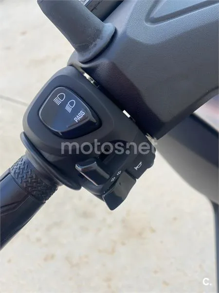 Yamaha XMAX 300 – Vista 12