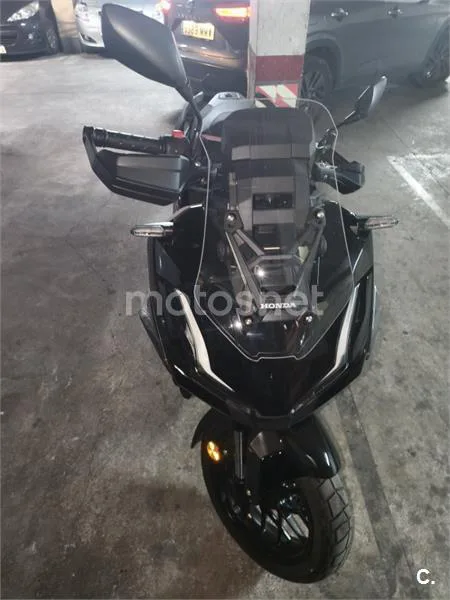 Honda ADV 350 – Vista 2