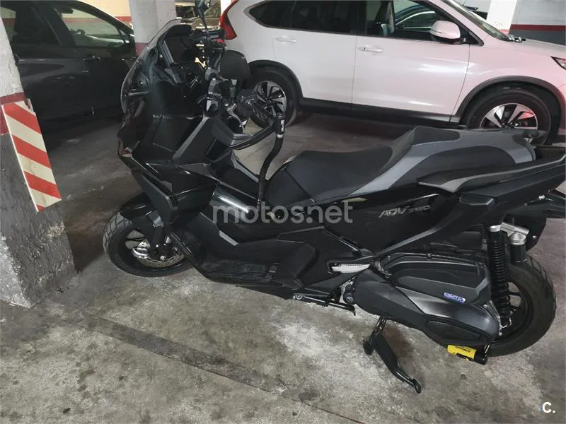 Honda ADV 350 – Vista 3
