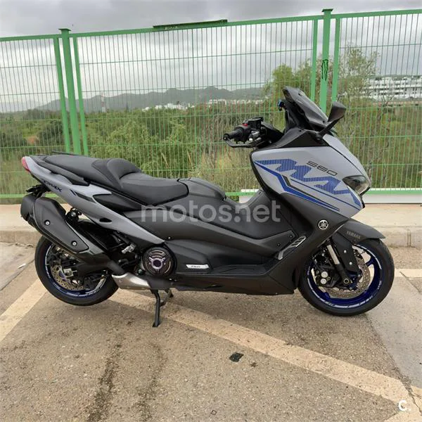 Yamaha TMAX – Vista 2