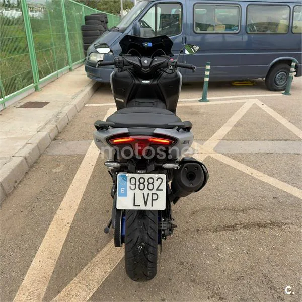 Yamaha TMAX – Vista 5