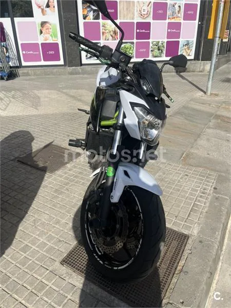 Kawasaki Z650 – Vista 3