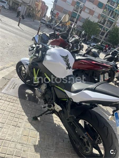 Kawasaki Z650 – Vista 5