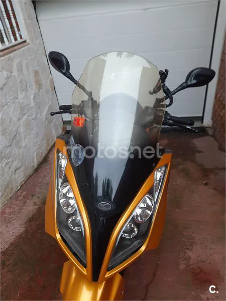Kymco Super Dink 300i – Vista 2