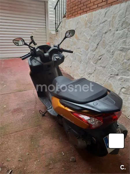 Kymco Super Dink 300i – Vista 7