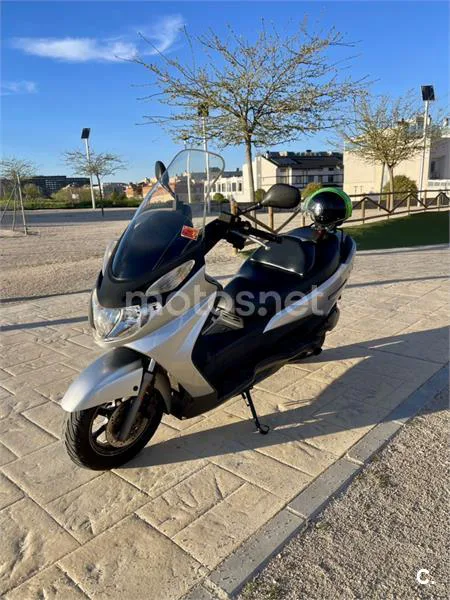Suzuki Burgman 125 – Vista 2