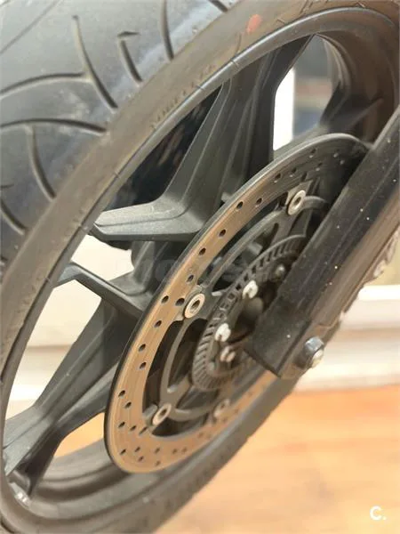 Moto Guzzi V7 III – Vista 7