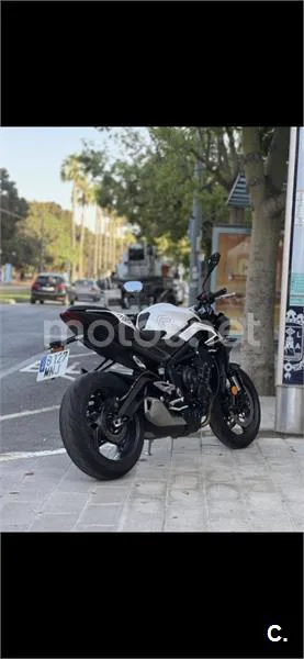 Triumph Street Triple 765 – Vista 3
