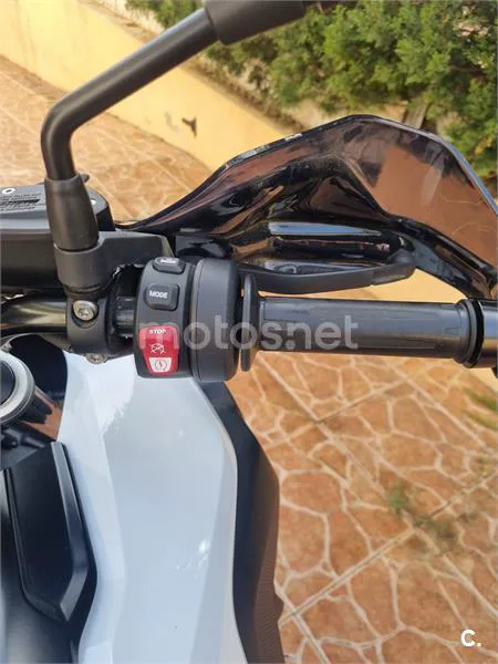 BMW F 750 – Vista 5