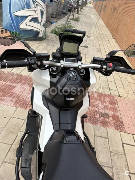 Honda X-ADV – Vista 8