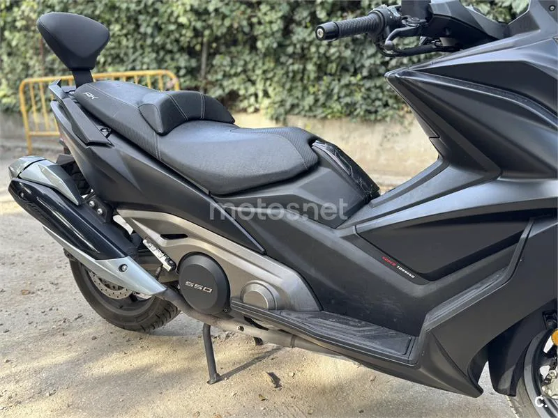 Kymco AK 550 – Vista 2