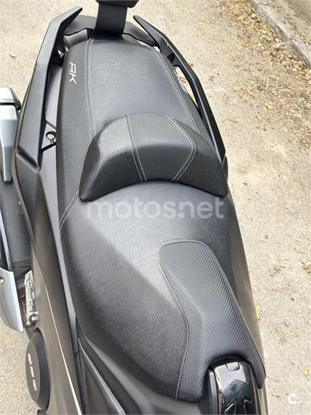 Kymco AK 550 – Vista 8
