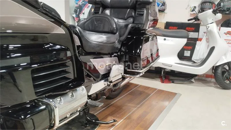 Honda GL1500 Gold Wing - Vista 40