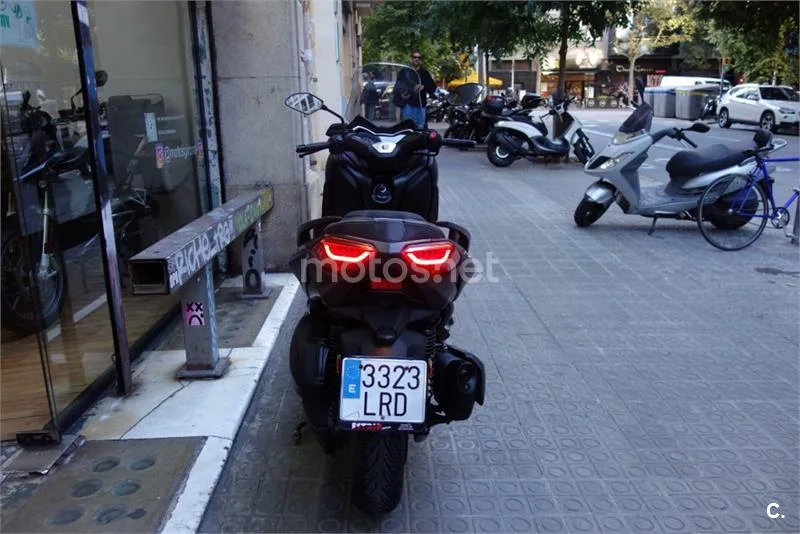 Yamaha XMAX 300 – Vista 12