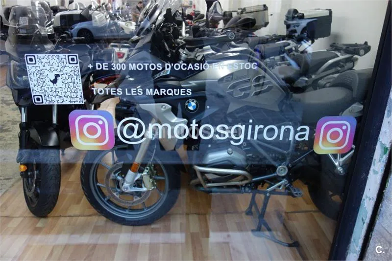 Yamaha XMAX 300 – Vista 16