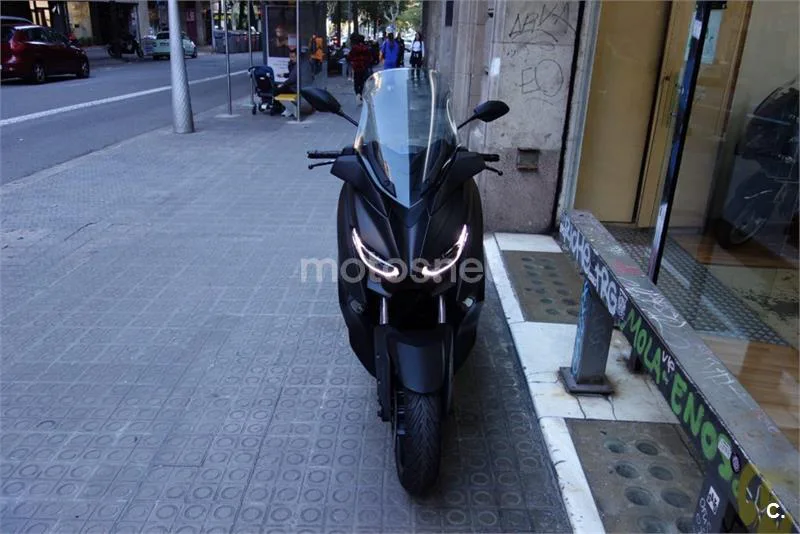 Yamaha XMAX 300 – Vista 9