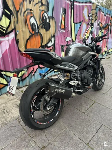 Triumph Street Triple 765 – Vista 2
