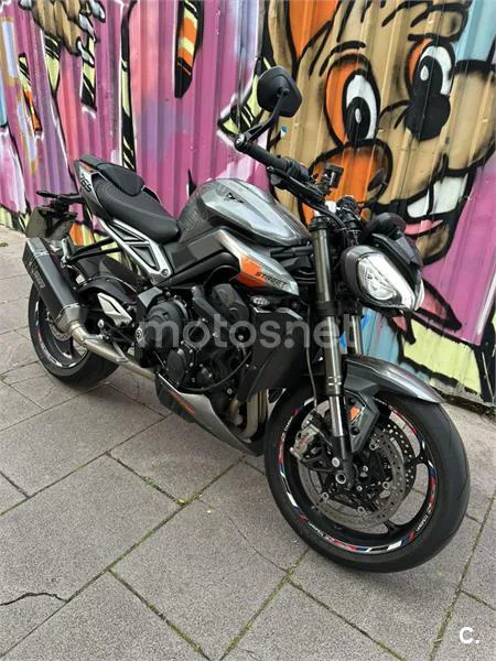 Triumph Street Triple 765 – Vista 4