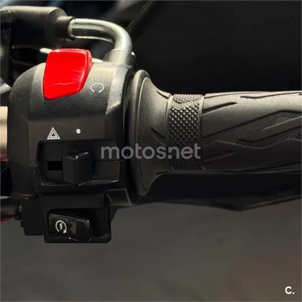 Suzuki V-Strom 650 XT – Vista 13