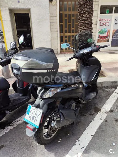 Piaggio Beverly – Vista 4
