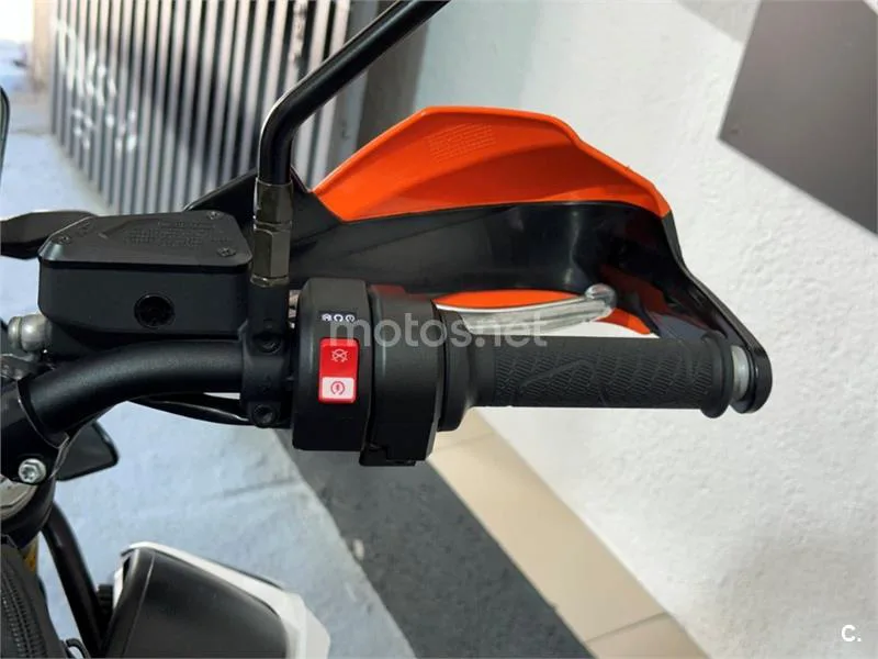 KTM 790 – Vista 12