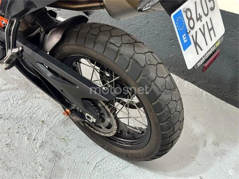 KTM 790 – Vista 19