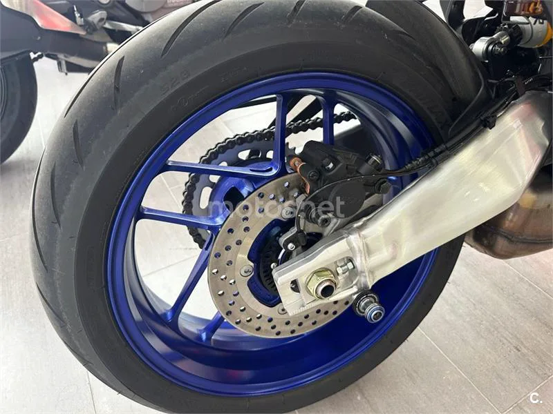 Yamaha MT-09 – Vista 12