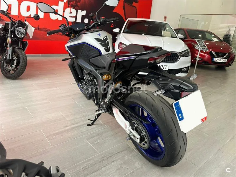 Yamaha MT-09 – Vista 8