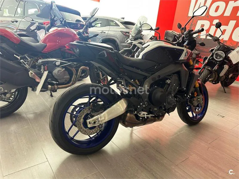 Yamaha MT-09 – Vista 9