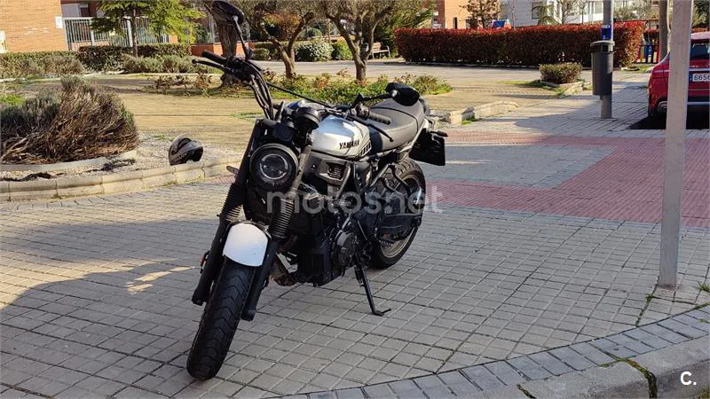 Yamaha XSR700 – Vista 7