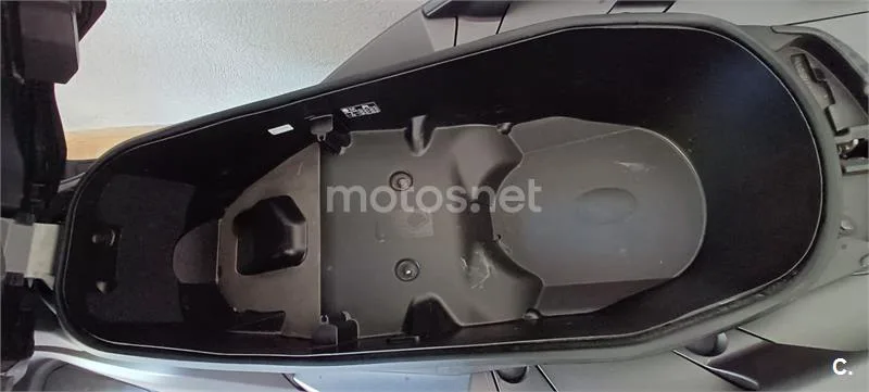 Yamaha XMAX 300 – Vista 7