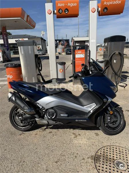 Yamaha TMAX – Vista 2