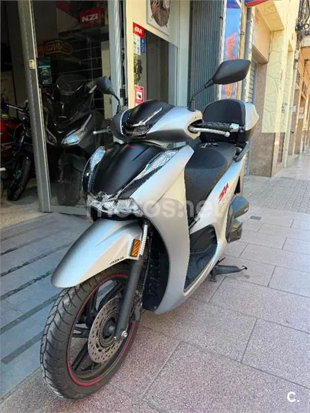 Honda SH 350i – Vista 4