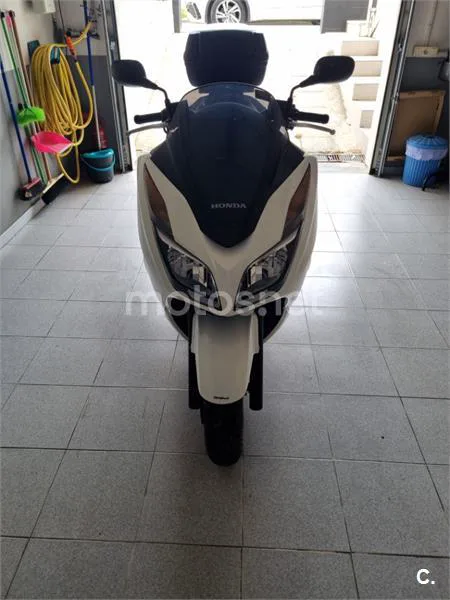Honda Forza 300 – Vista 3