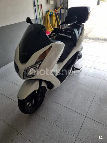 Honda Forza 300 – Vista 4