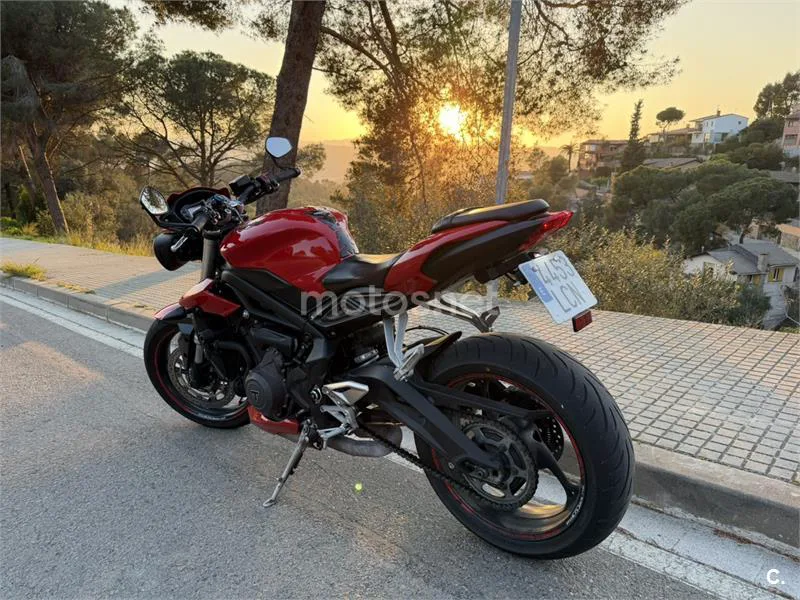 Triumph Street Triple – Vista 3