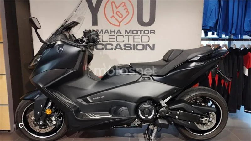 Yamaha TMAX – Vista 22