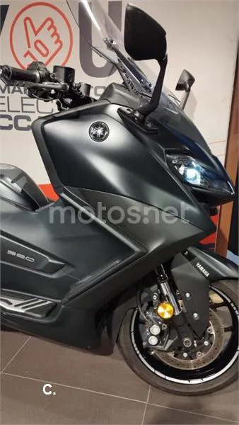 Yamaha TMAX – Vista 6
